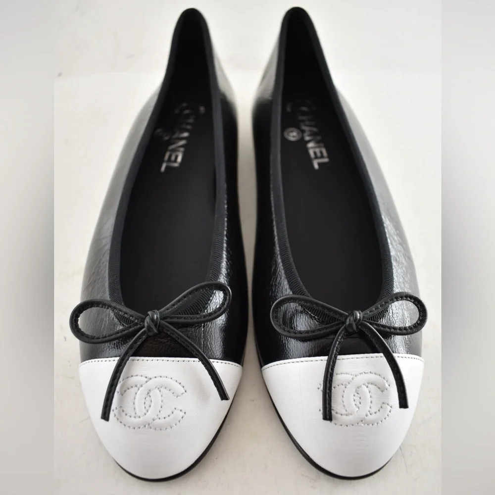 Chanel 26S Black White Crumpled Shiny Lambskin CC Bow Ballet Ballerina Flat 39 - Picture 10 of 16
